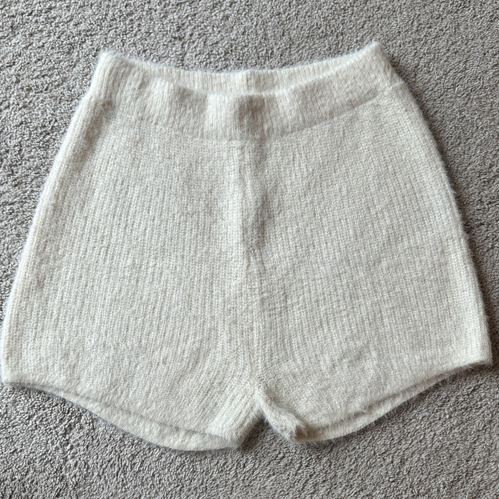 Cozy Cream Sweater and Shorts F-Off Set - Picture 2 of 6